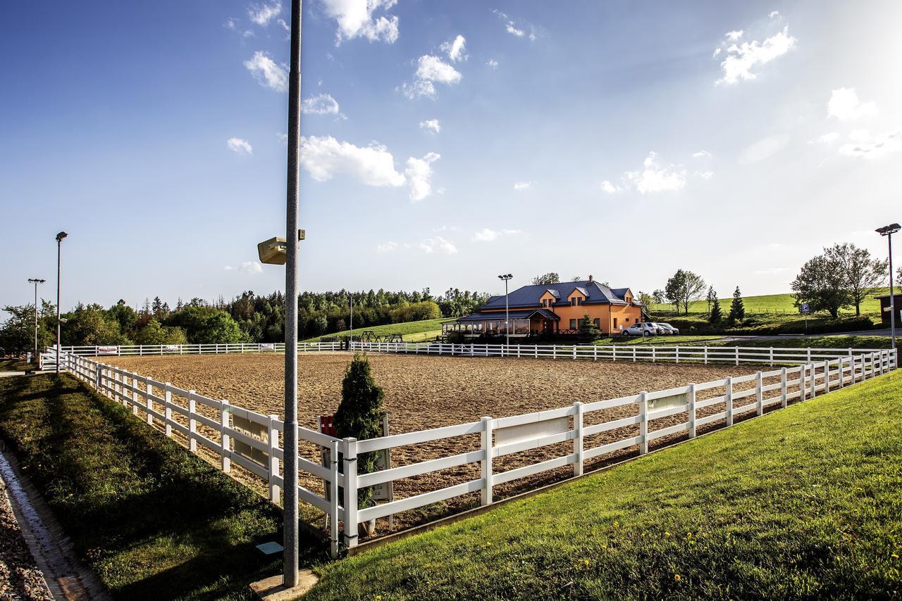 Hotel Horse Riding - Jezdecky Areal Тршице Экстерьер фото