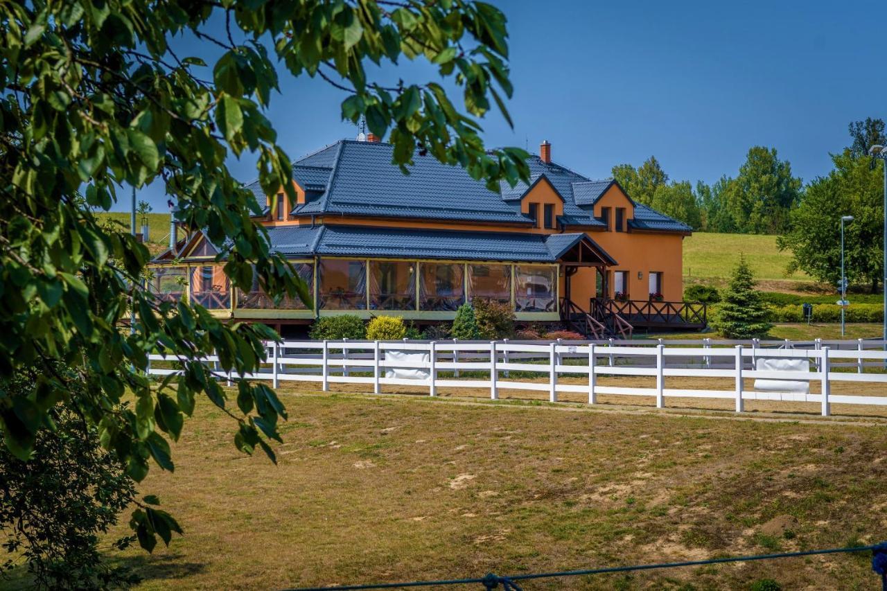 Hotel Horse Riding - Jezdecky Areal Тршице Экстерьер фото